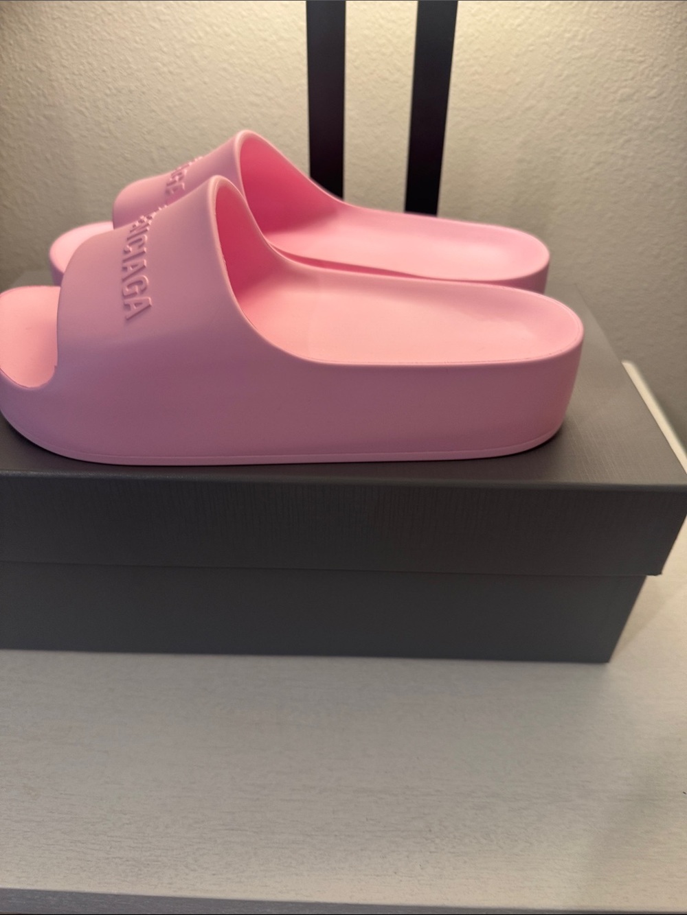 Balenciaga Chunky Slide Rubber Logo Sandal - Light Pink